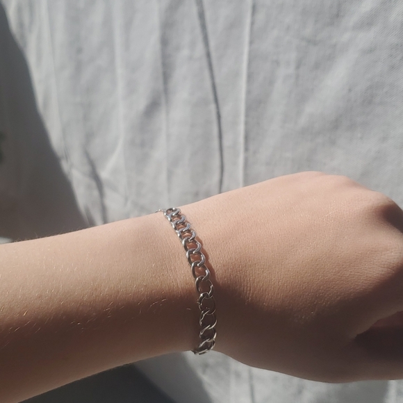 Silver Chain Bracelet with Rhinestones - Picture 4 of 4